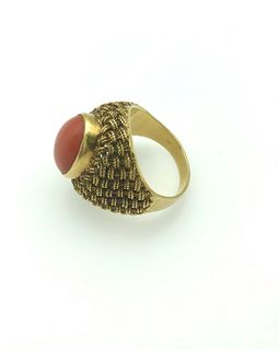 18K Yellow Gold & Coral Ring, Vintage