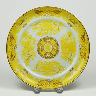 Large Chinese Export Fitzhugh Ware Porcelain Dish