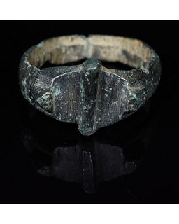 MEDIEVAL DECORATED BRONZE RING