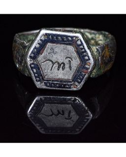 MEDIEVAL PERSIAN SILVER RING WITH ENAMEL AND SCRIPT
