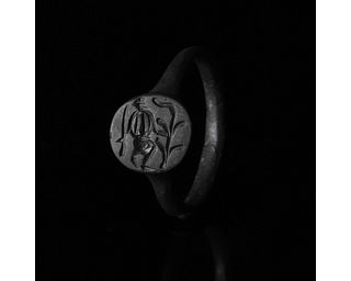 MEDIEVAL BRONZE RING WITH HUNTER