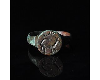 MEDIEVAL BRONZE RING WITH A BEAST