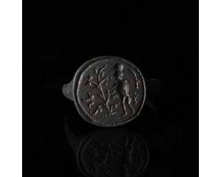 MEDIEVAL SEAL RING WITH HUNTER APPROACHING FOREST