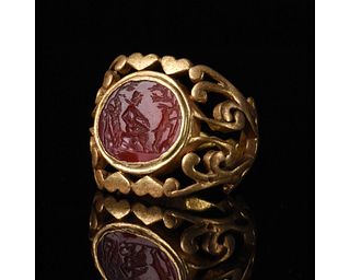 ROMAN GOLD RING WITH INTAGLIO WITH SATYR