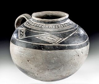 Anasazi Kayenta Black on White Pottery Jar