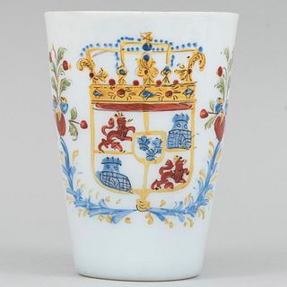 Cup. Spain. 19th century. Made in crystal from the Real Fábrica de Cristales de la Granja. Decorated with heraldry from Leon and Castile.