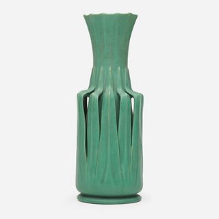 William J. Dodd for Teco Pottery, vase, model 85