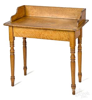 Sheraton painted pine dressing table, 19th c.