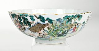 Fine Chinese Famille Rose Porcelain Bowl