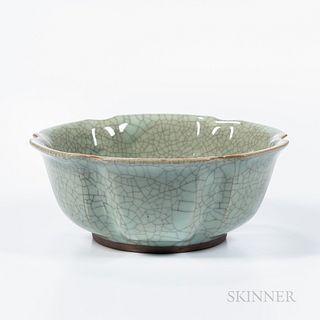 Celadon Crackle-glazed Stoneware Bowl