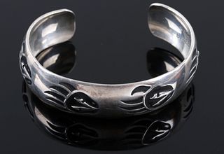 Navajo Signed Sterling Silver Bear Paw Bracelet