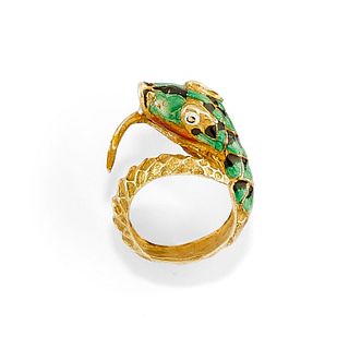 A 14K yellow gold and enamel ring