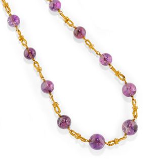 A 18K yellow gold and amethyst necklace