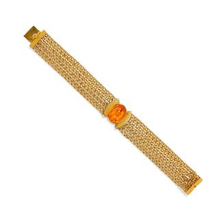 A 18K yellow gold and amber bracelet
