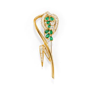 A 18K yellow gold, diamond and emerald pendant brooch