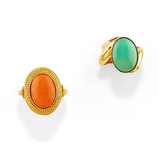 Two 18K yellow gold, turquoise and coral rings