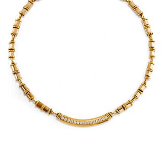 A 18K two-color gold and diamond necklace