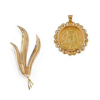A 18K yellow gold brooch and pendant
