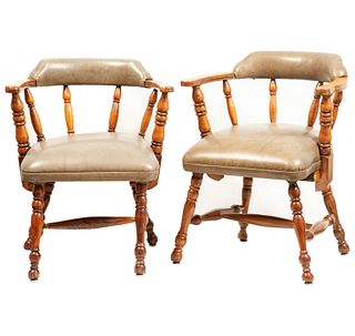 Pair of armchairs. 20th century. In wood carving. With semi-open backrests and beige leatherette seats. 30.7 x 19.2 x 19.2" (78 x 49 x 49 cm)