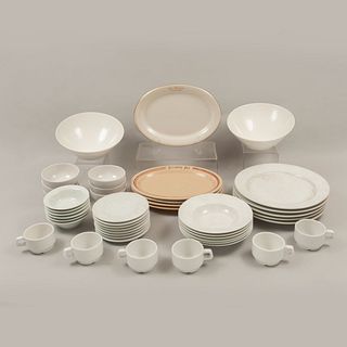 Open tableware service. 20th century. Porcelain. Different brands. Some Picadilly Pub, some Sir Winston Churchill. Pieces: 44
