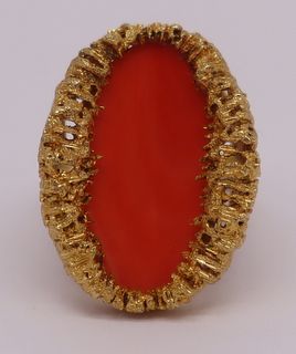 JEWELRY. 18kt Gold and Salmon Coral Ring.