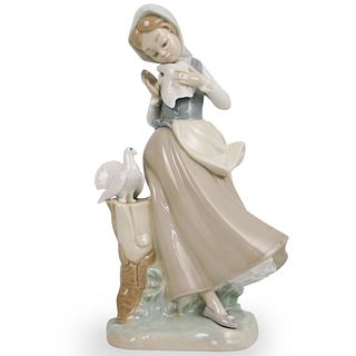 Lladro "Girl With Pigeons" Figurine