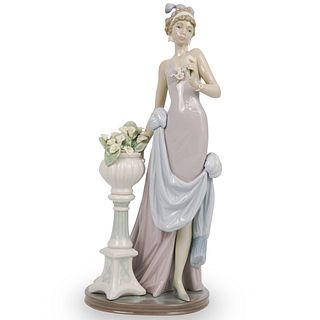 Lladro "A Touch Of Class" Figurine