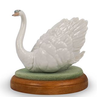 Lladro "White Swan" Figurine