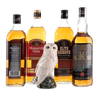 Lote de Whisky. a) Snowy Owl. Clan Campbell. Monarch Glen. Elite Reserve. Total de Piezas: 5.