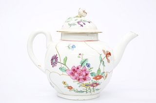 A CHINESE EXPORT PORCELAIN TEAPOT, LATE 18TH CENT