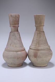 A PAIR OF CHINESE TERRACOTTA VASES IN HAN DYNASTY