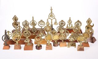 A LARGE COLLECTION OF 19TH CENTURY AND LATER HORS