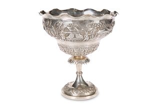 AN INDIAN SILVER BOWL, 19TH CENTURY, of pedestal 