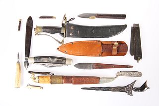 A GROUP OF FOURTEEN ANTIQUE AND VINTAGE PENKNIVES