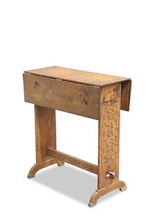 AN ARTS AND CRAFTS OAK DROPLEAF OCCASIONAL TABLE,