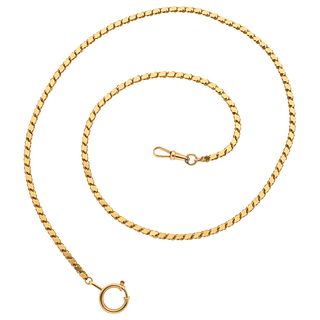 Fob in 18k yellow gold. Weight: 24.8 g. Length: 24.8"