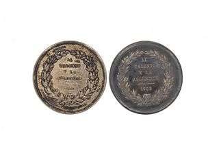 Navalón, Sebastián. Premio al Talento y la Aplicación, 1900 - 1901. Silver medals, 45 mm. in diameter. In cases. Pieces: 2.