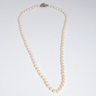 Pearl necklace with 14k white gold clasp