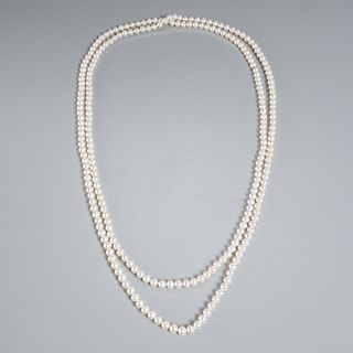 Tiffany & Co. continuous strand pearl necklace