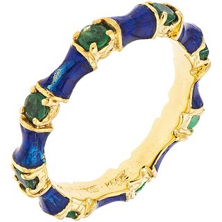 ETERNITY RING WITH EMERALDS AND ENAMEL. 18K YELLOW GOLD