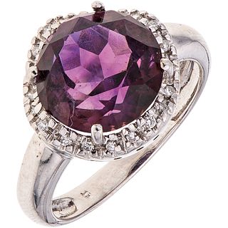 AMETHYST AND DIAMONDS RING. 14K WHITE GOLD