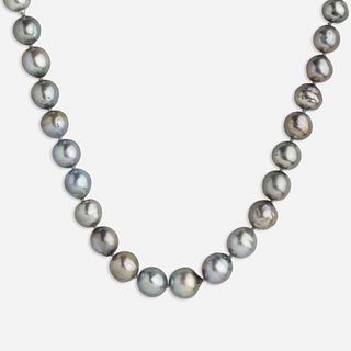 Grey cultured pearl necklace