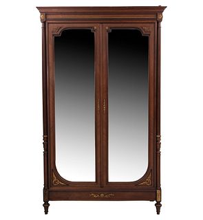 Armario. Francia. SXX. Estilo Luis XVI. En madera de roble. Con 2 puertas abatibles con espejos. 250 x 141 x 51 cm