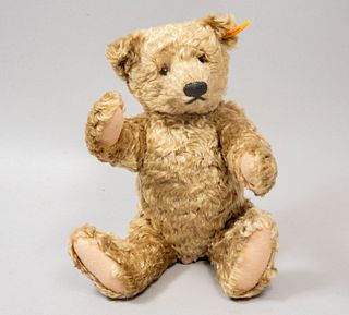 Teddy Bear. Germany. 20th century. Steiff. Plush toy. With brand button and label.