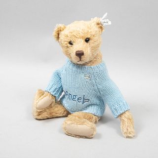 Toy Bear. Germany. 20th century. Steiff. Plush toy. Series number 02514. With brand button and label.