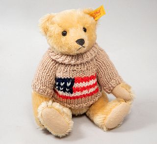 Teddy Bear. Germany. 20th century. Steiff. Plush toy. Series number 0166/25. With brand button and label.