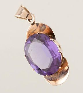 Pendant/Brooch in 14 Karat with Color Change Sapphire 