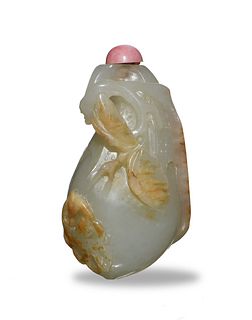 Chinese Jade Melon-Form Snuff Bottle, 18th Century
