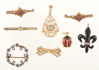 Eight Vintage Brooches and Pendants 