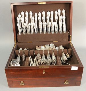 Large Wellner German silver-plated flatware set in fitted mahogany box consisting of set for 14, to include 14 tablespoons, 14 dinner forks, 14 salad 